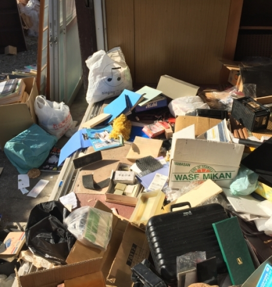 稲沢市で遺品整理‧ゴミ屋敷清掃‧⽣前整理を 検討されている⽅へ
